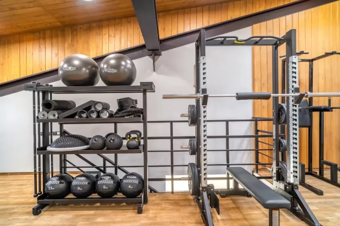 Фитнес-студия "Hide fitness".