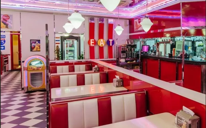 Сеть ресторанов "Starlite diner".