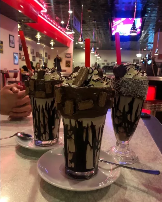 Сеть ресторанов "Starlite diner".