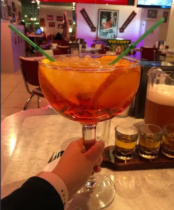 Сеть ресторанов "Starlite diner".