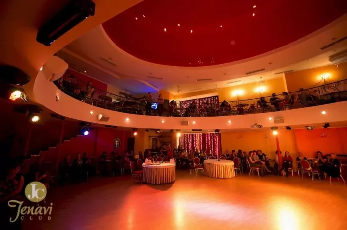 Школа танцев "Jenavi Club"