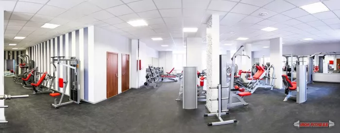 Фитнес клуб "Iron Fitness".