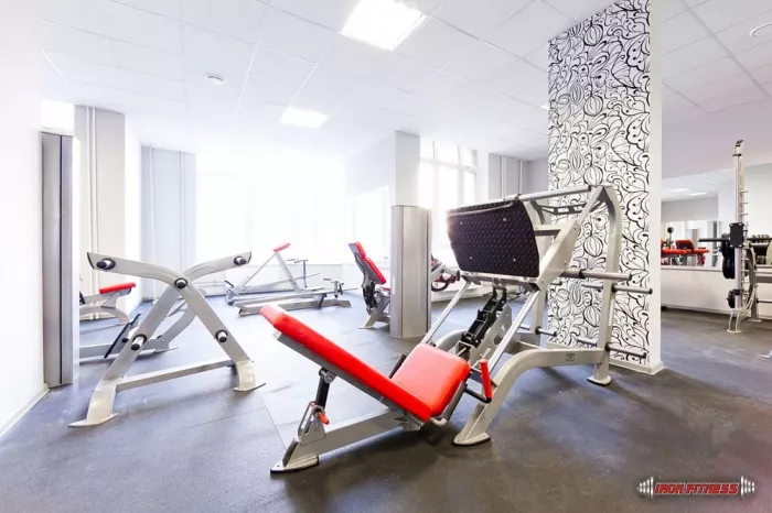 Фитнес клуб "Iron Fitness".