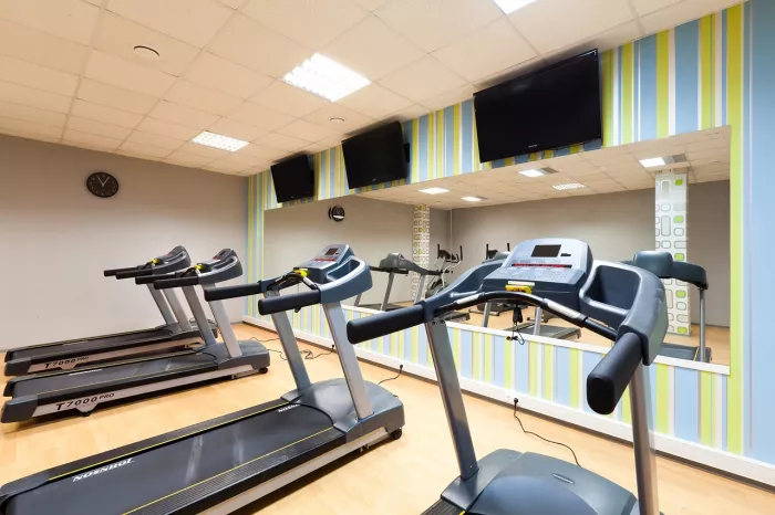 Фитнес клуб "Iron Fitness".