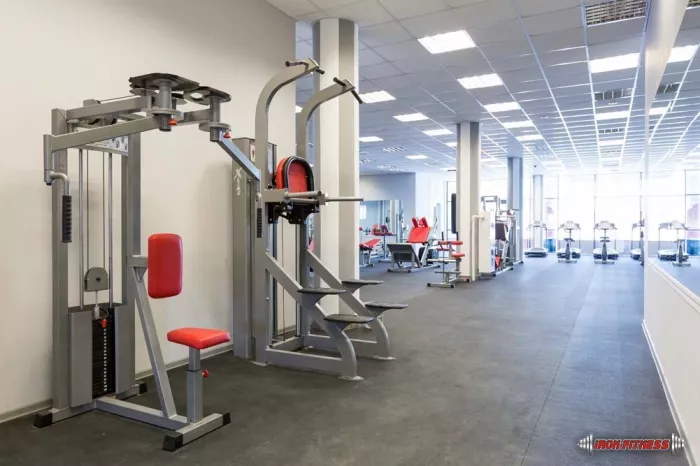 Фитнес клуб "Iron Fitness".