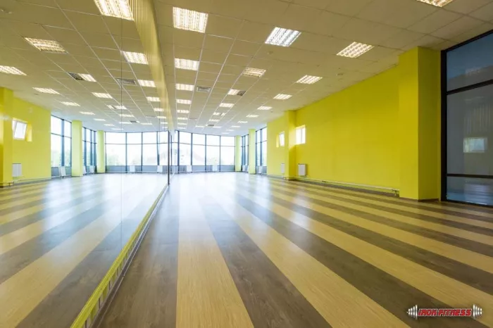 Фитнес клуб "Iron Fitness".