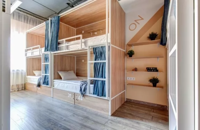 Roomy Hostel