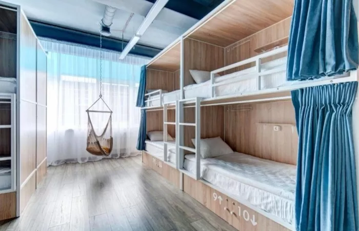 Roomy Hostel