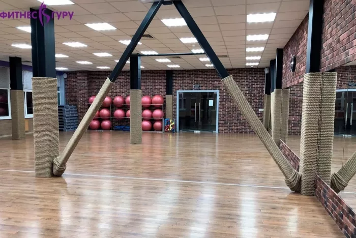 Фитнес-клуб "Adept Gym".