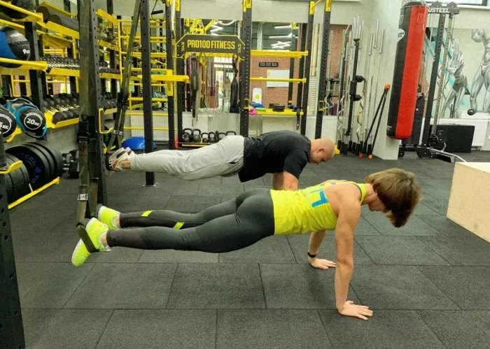 Фитнес-клуб "Pro100fitness".