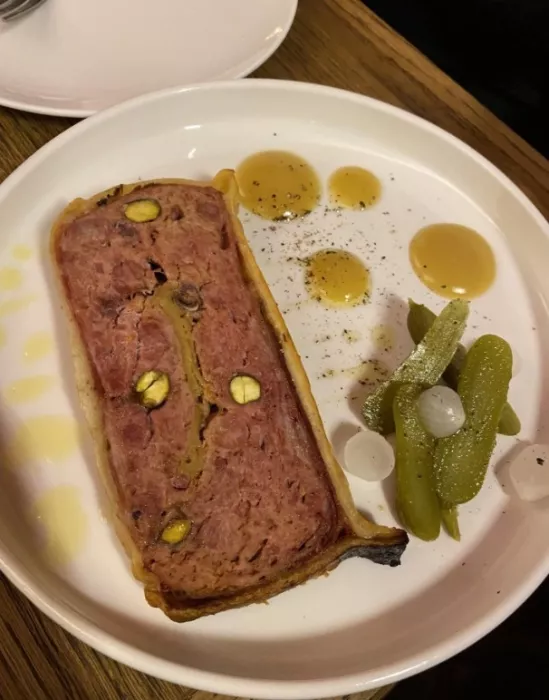 Бар "Bijou". 