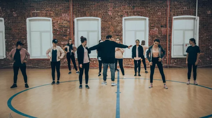 Школа танцев "Bust A Move"