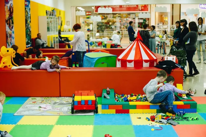 Развлекательный LEGO центр "iQube" на Крылатой