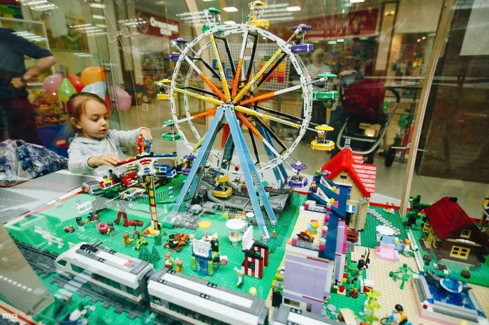 Развлекательный LEGO центр "iQube" на Крылатой