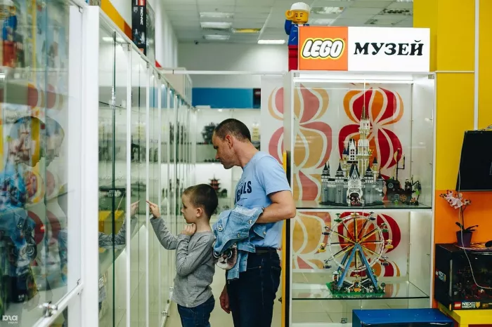 Развлекательный LEGO центр "iQube" на Крылатой