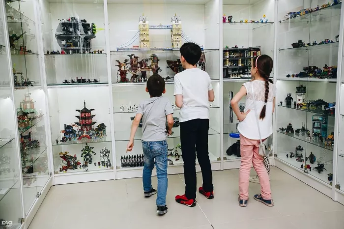 Развлекательный LEGO центр "iQube" на Крылатой