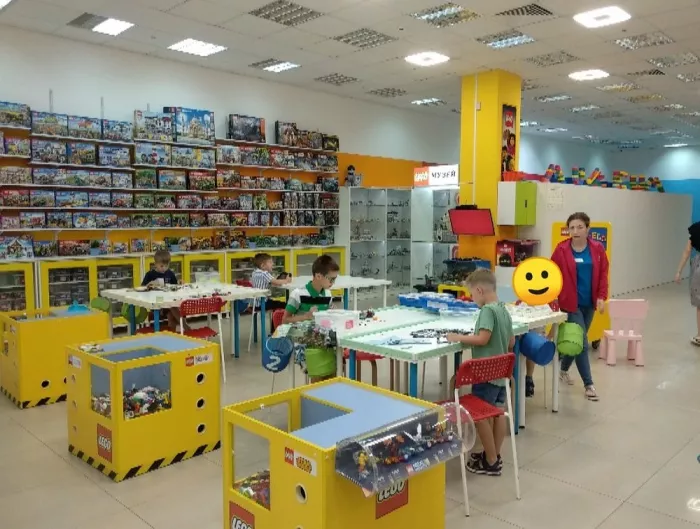 Развлекательный LEGO центр "iQube" на Крылатой