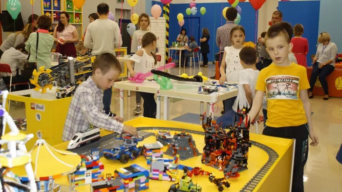 Развлекательный LEGO центр "iQube" на Крылатой