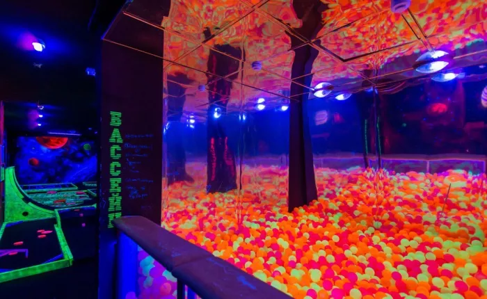 Неоново-развлекательный центр "Golf Park"