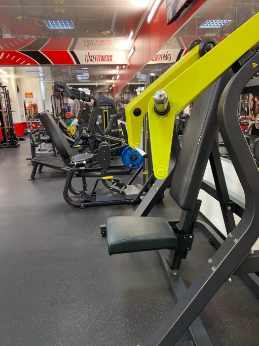 Фитнес-клуб "Time fitness".
