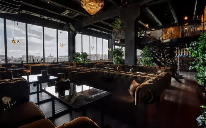 Сеть баров паровых коктейлей "Барвиха lounge".