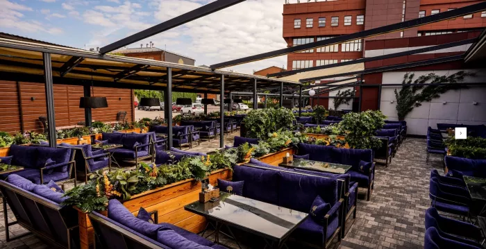 Сеть баров паровых коктейлей "Барвиха lounge".