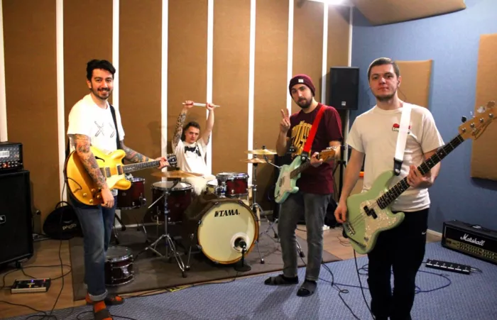 Студия звукозаписи "High-gain studio".