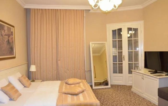 Booking Rooms
