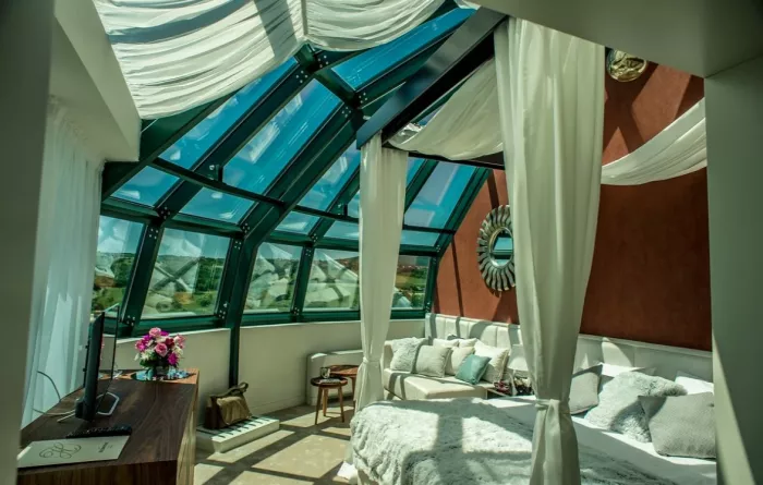 Hotel Hedonic