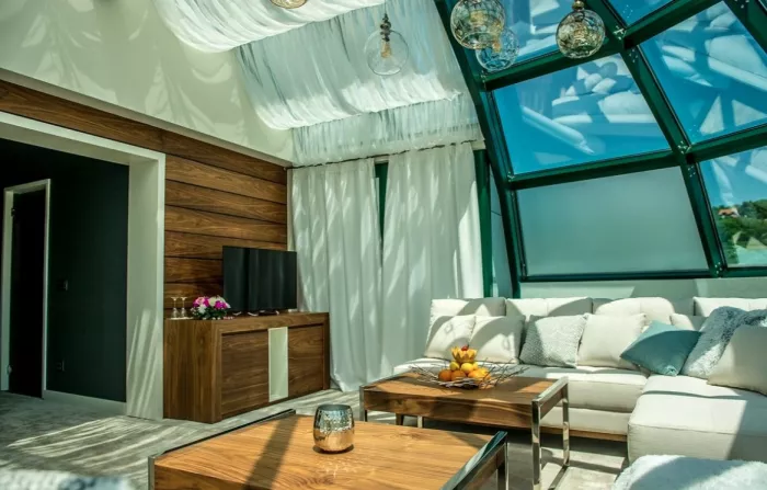Hotel Hedonic