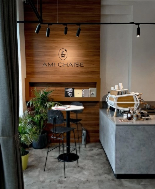 Кафе "Ami Chaise".
