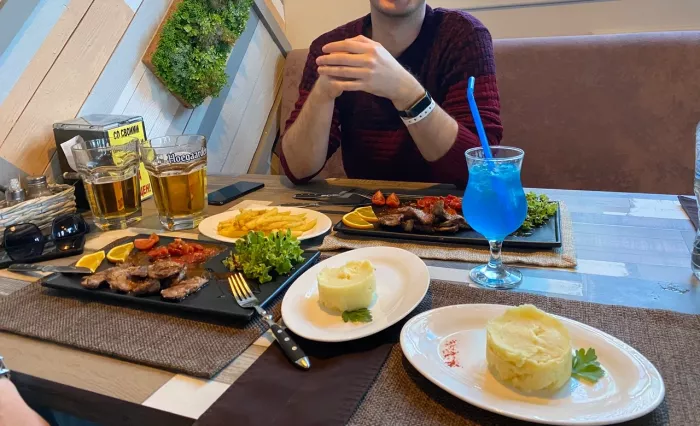 Кафе "Grill House".