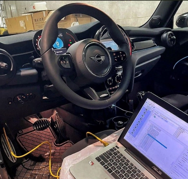 Ремонт ходовой части автомобиля "Mini club service".