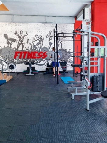 Фитнес-клуб "M Fitness".