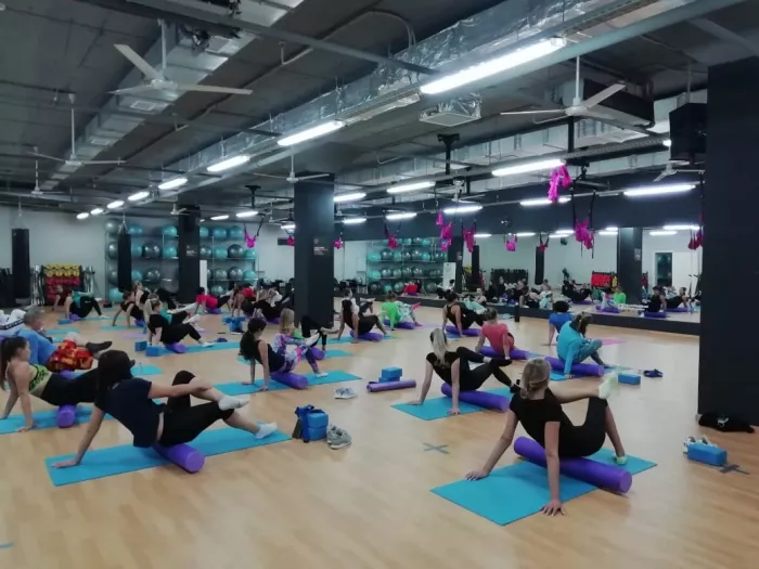 Фитнес-клуб "Alex Fitness".