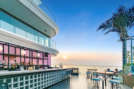 Бар "SoBe Dubai"