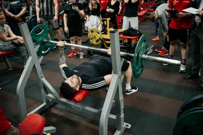 Фитнес-клуб "King Fit".