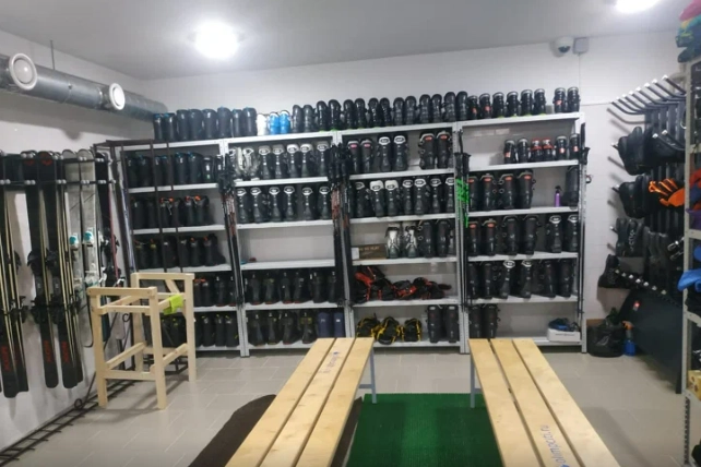 Компания по прокату лыж и сноубордов "Skilike"