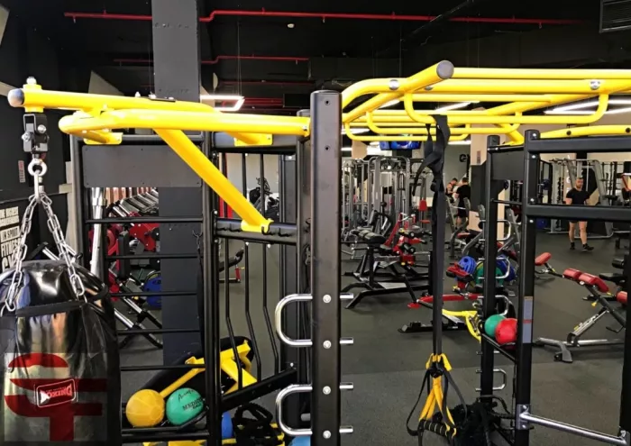 Фитнес-клуб "Savage Fitness".