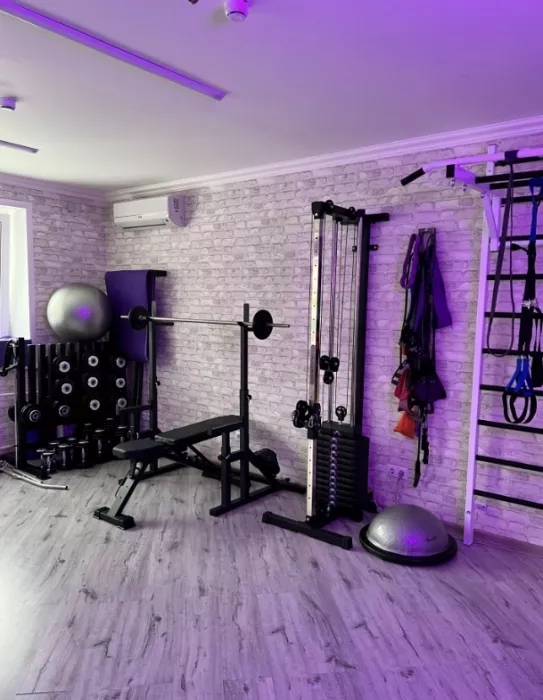Фитнес-клубы "Fitness Light".