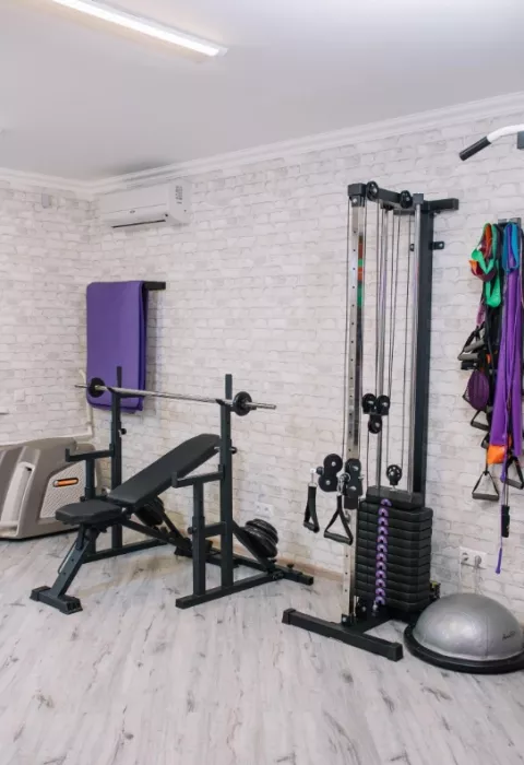 Фитнес-клубы "Fitness Light".