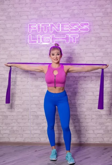 Фитнес-клубы "Fitness Light".