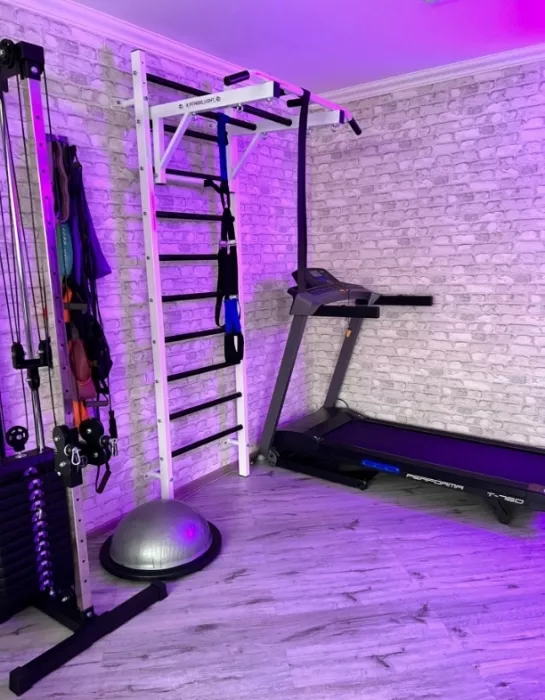 Фитнес-клубы "Fitness Light".