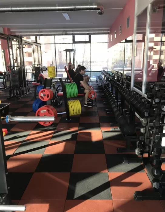 Тренажёрный зал "SUN GYM big power".