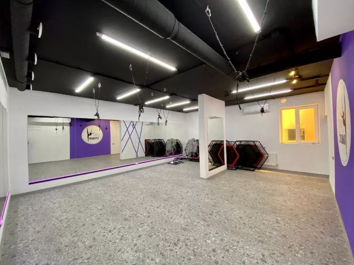 фитнес-центр "Fly studio".