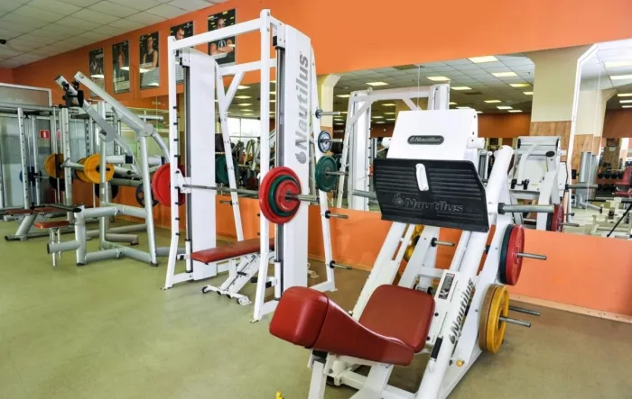 Фитнес-клуб "Platinum fitness".
