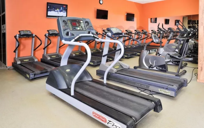 Фитнес-клуб "Platinum fitness".