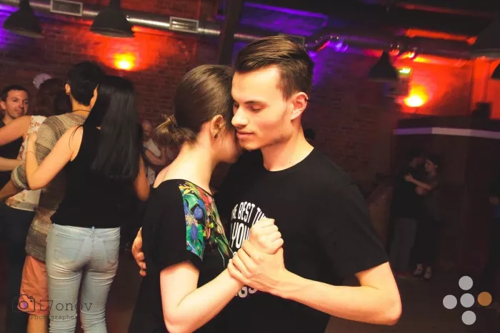 Школа танцев "Сальса Плюс"