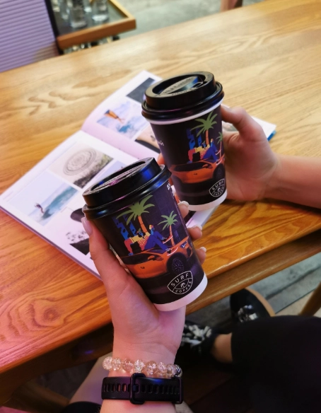 Кофейня "Surf Coffee".
