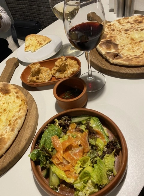 Ресторан грузинской кухни "Хачапури&вино".